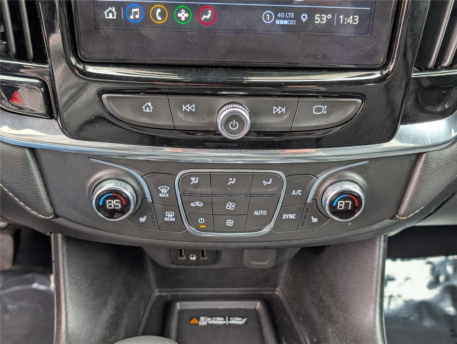 2023 Chevrolet Traverse LT Leather