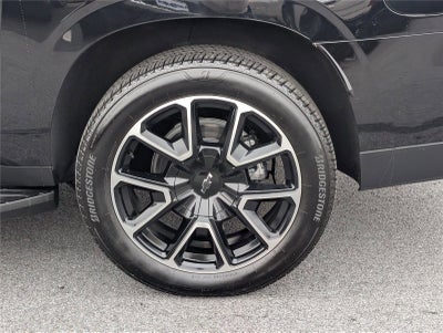 2025 Chevrolet Suburban RST