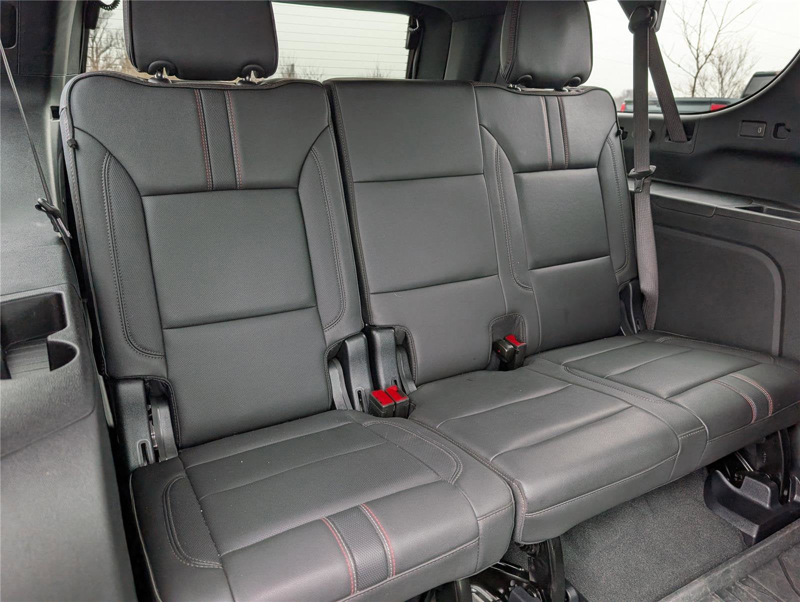 2025 Chevrolet Suburban RST