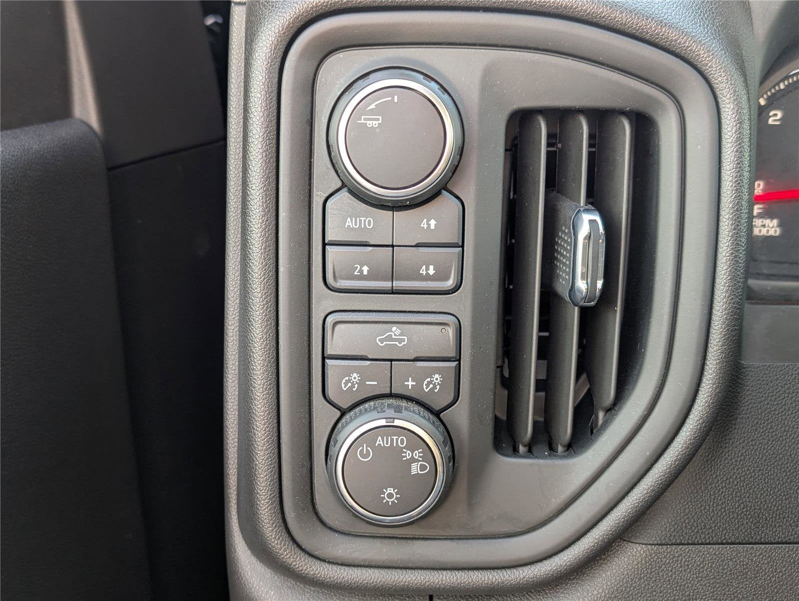 2023 Chevrolet Silverado 1500 Custom Trail Boss