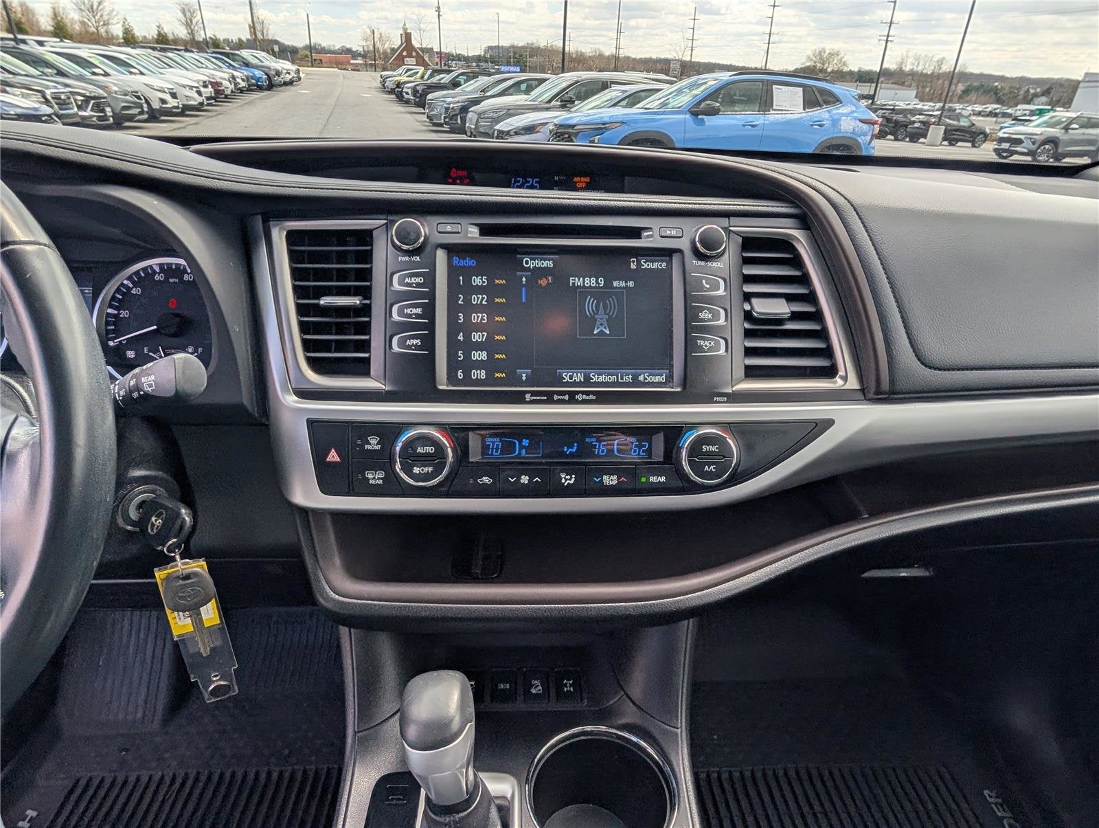 2017 Toyota Highlander LE