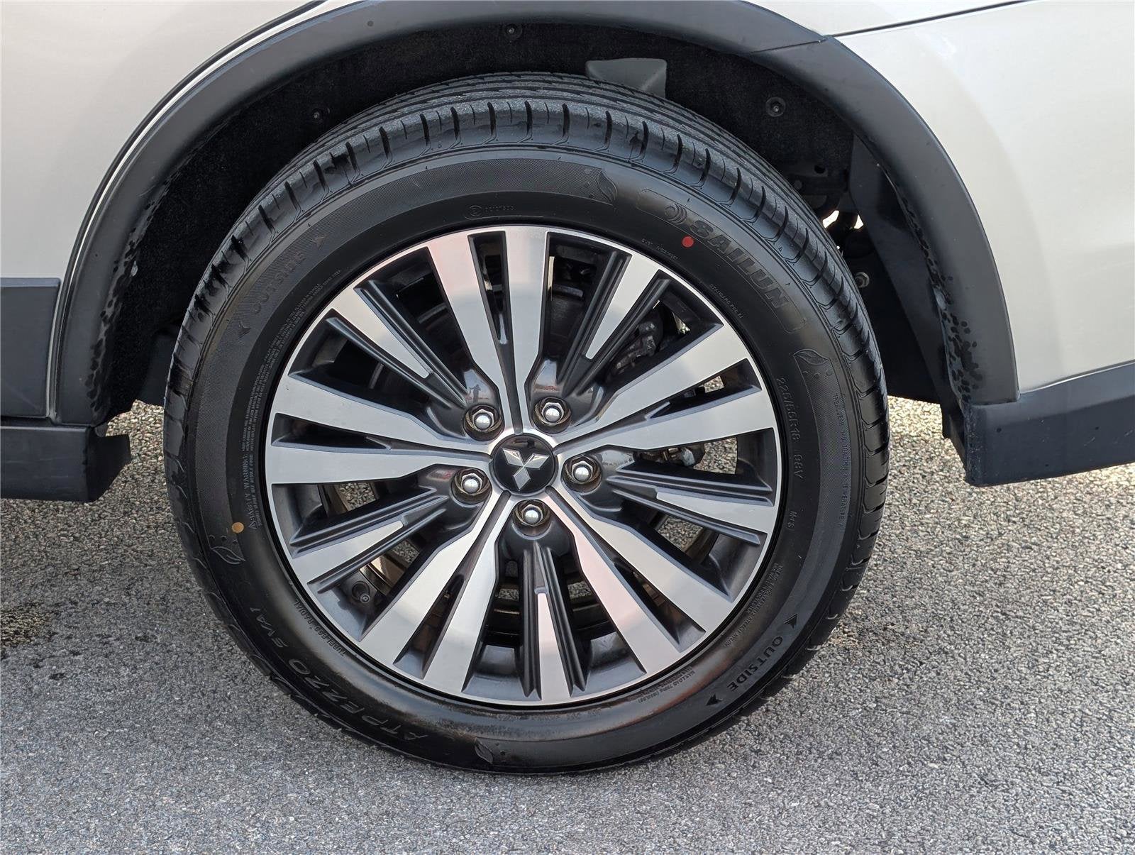 2020 Mitsubishi Outlander ES