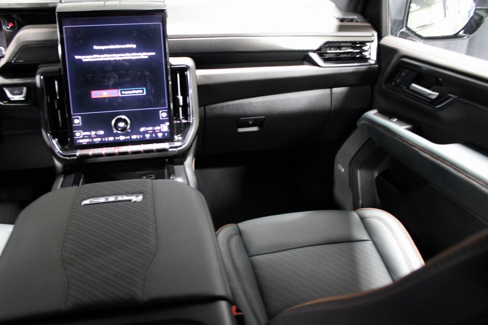 2025 GMC Yukon XL AT4