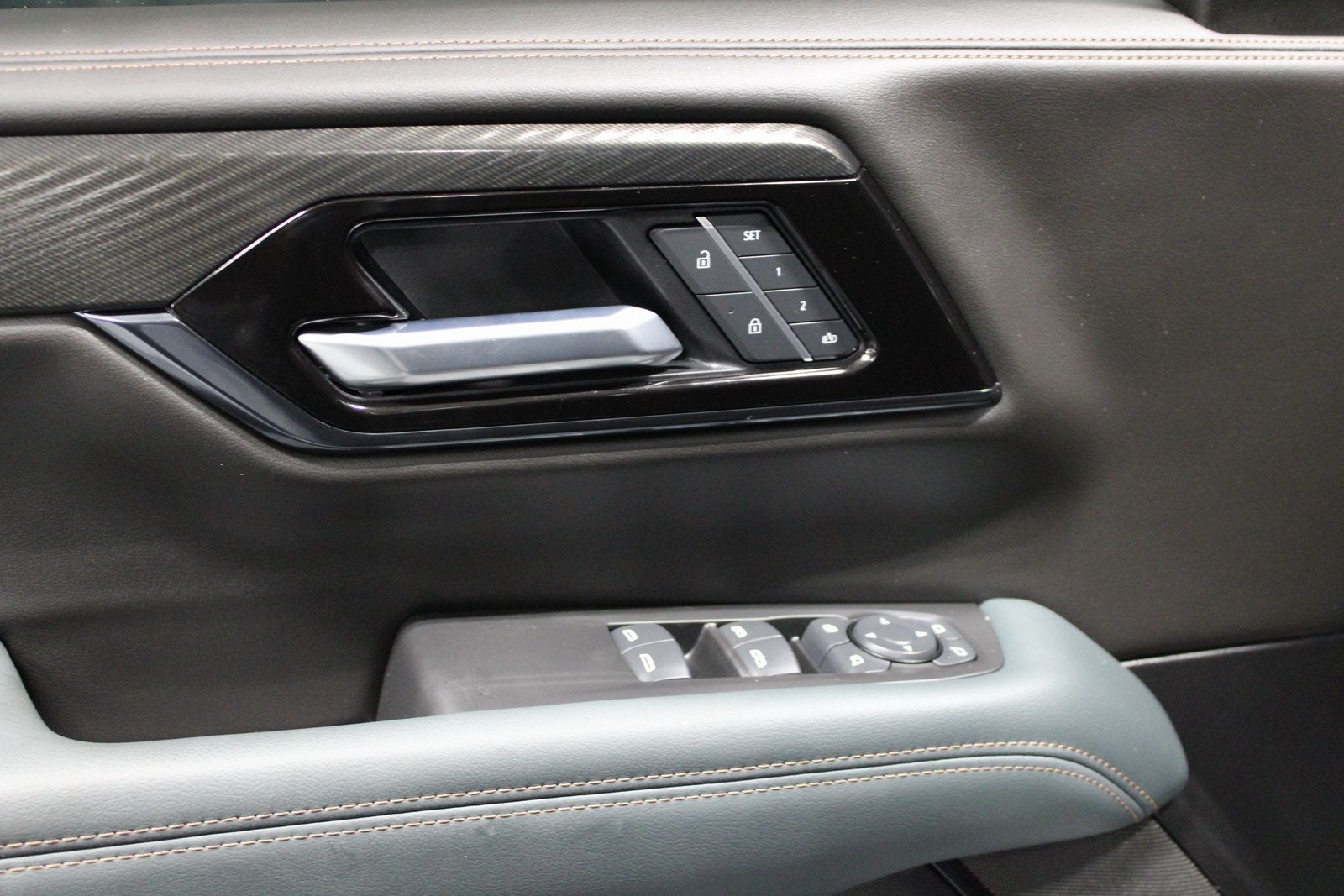 2025 GMC Yukon XL AT4