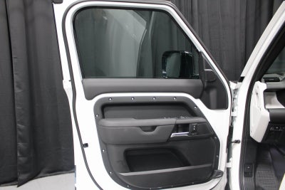 2025 Land Rover Defender 110 S