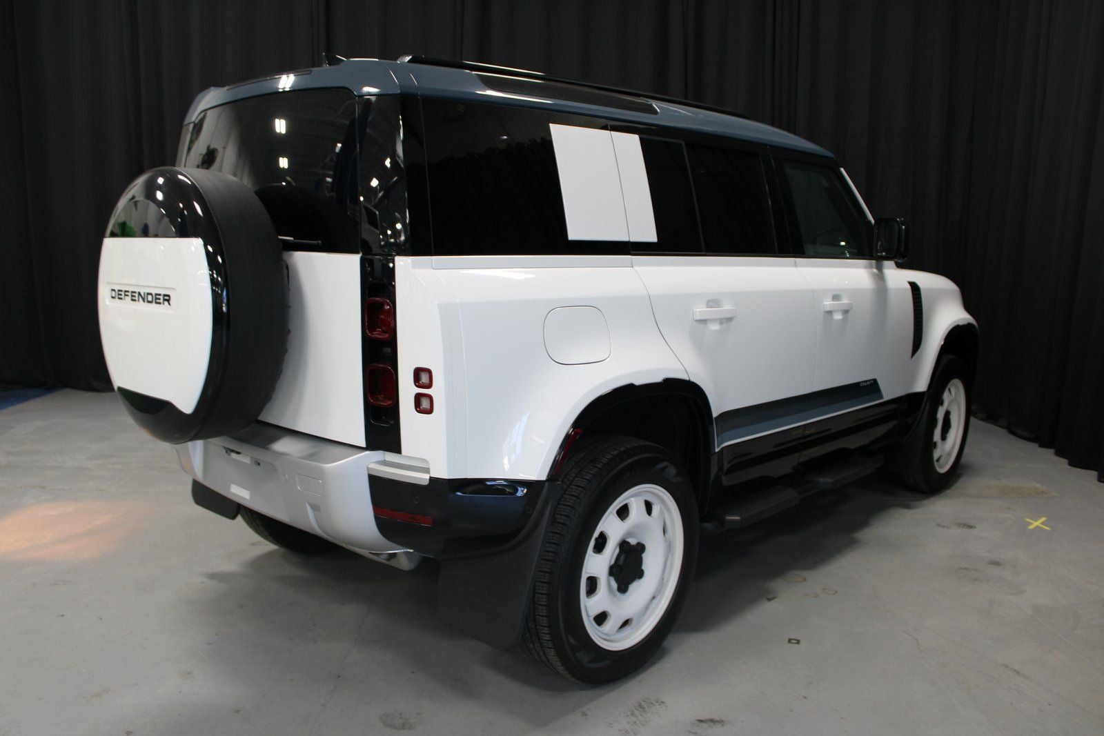 2025 Land Rover Defender 110 S