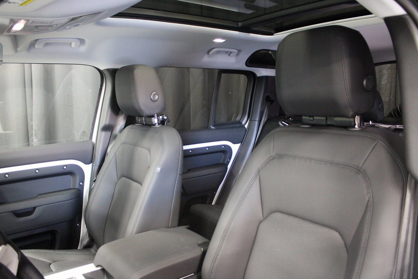 2025 Land Rover Defender 110 S