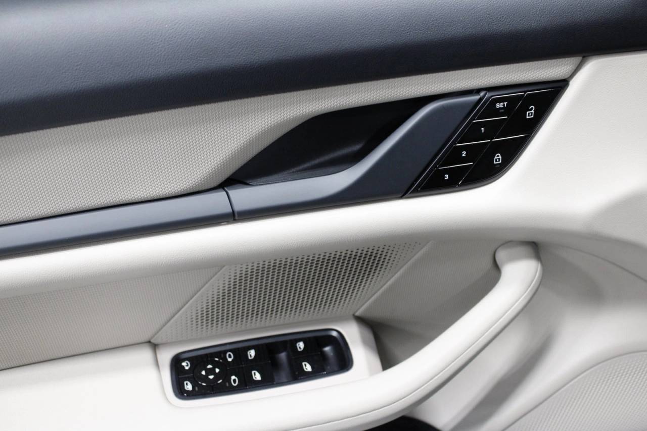 2021 Porsche Taycan Base