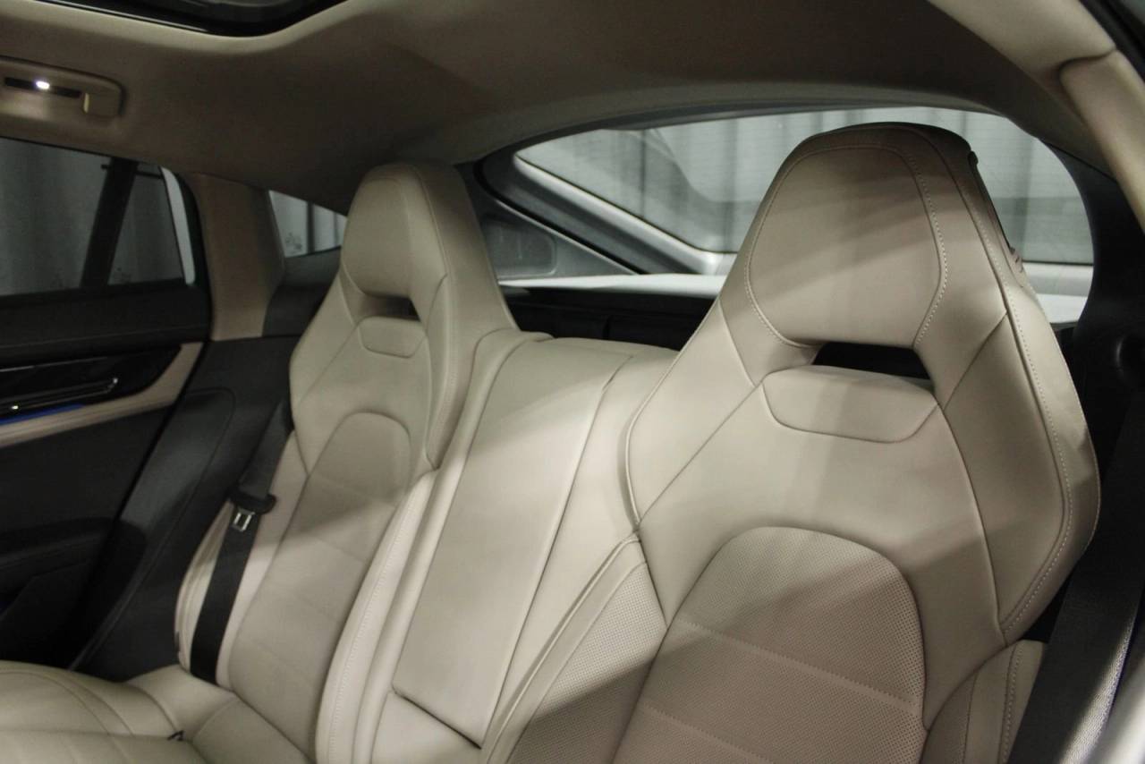 2025 Porsche Panamera 4