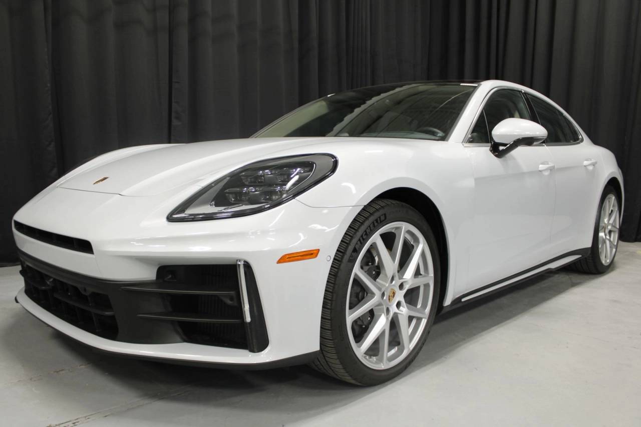 2025 Porsche Panamera 4