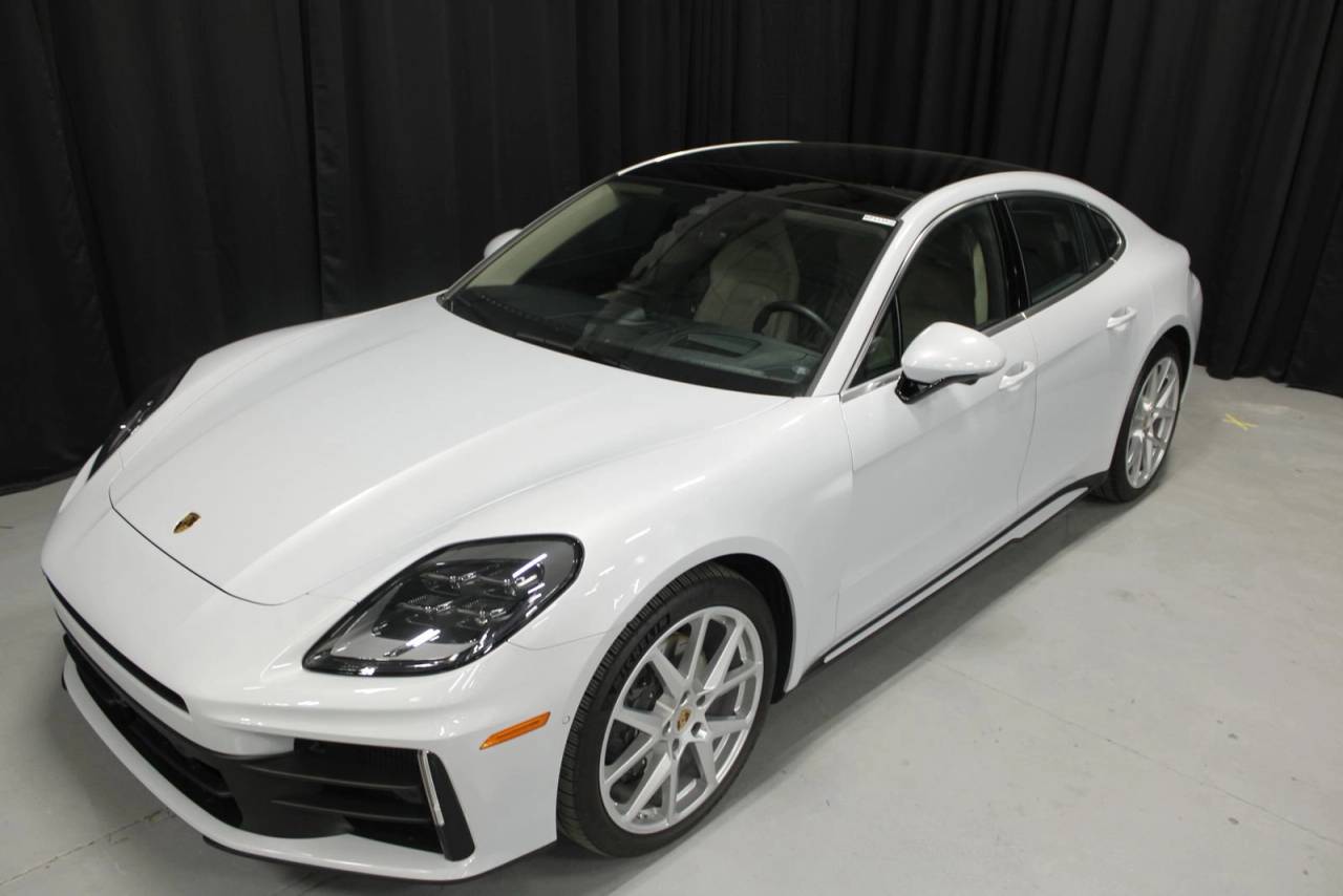 2025 Porsche Panamera 4
