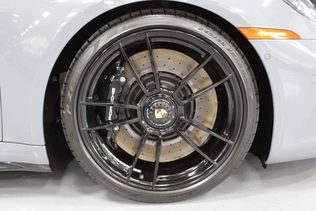 2024 Porsche 911 Carrera 4 GTS