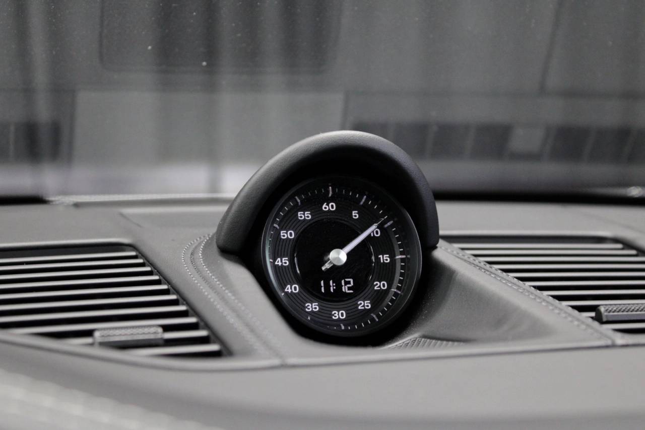 2024 Porsche 911 Carrera 4 GTS