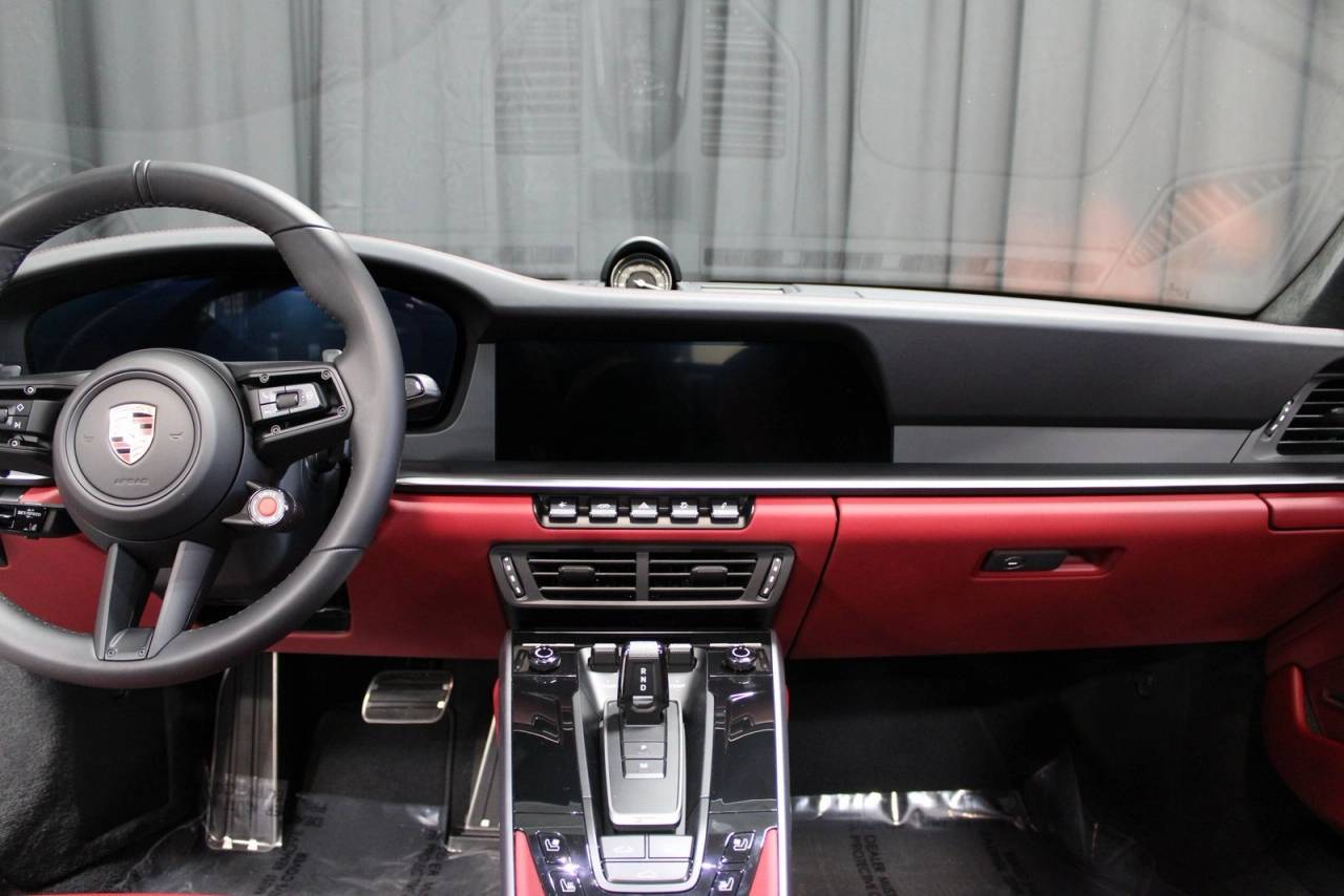 2026 Porsche 911 Carrera 4 GTS