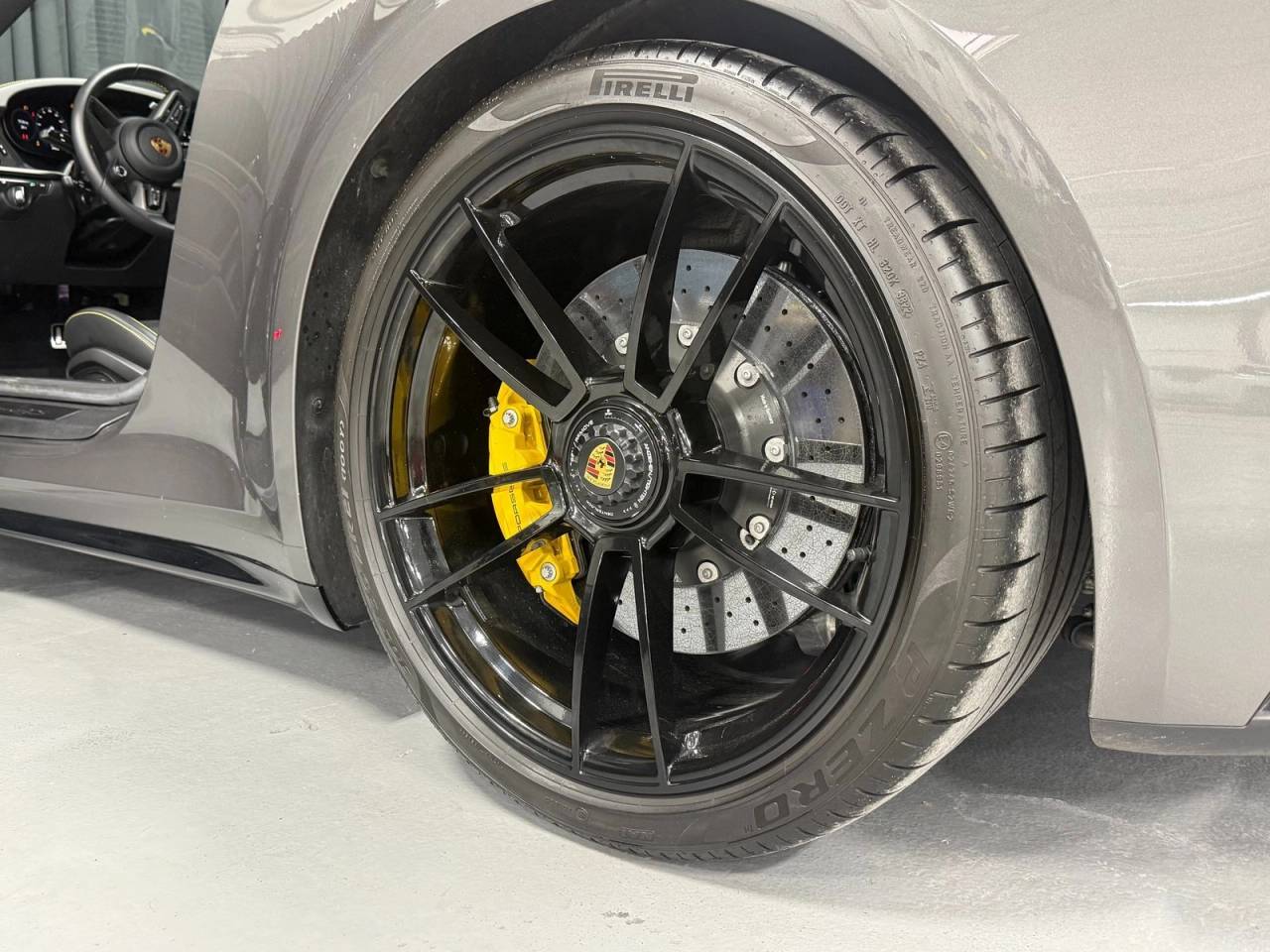 2023 Porsche 911 Carrera GTS