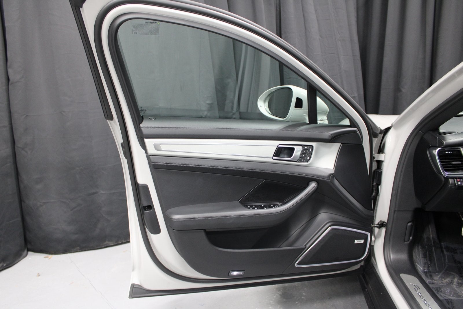 2023 Porsche Panamera E-Hybrid 4S