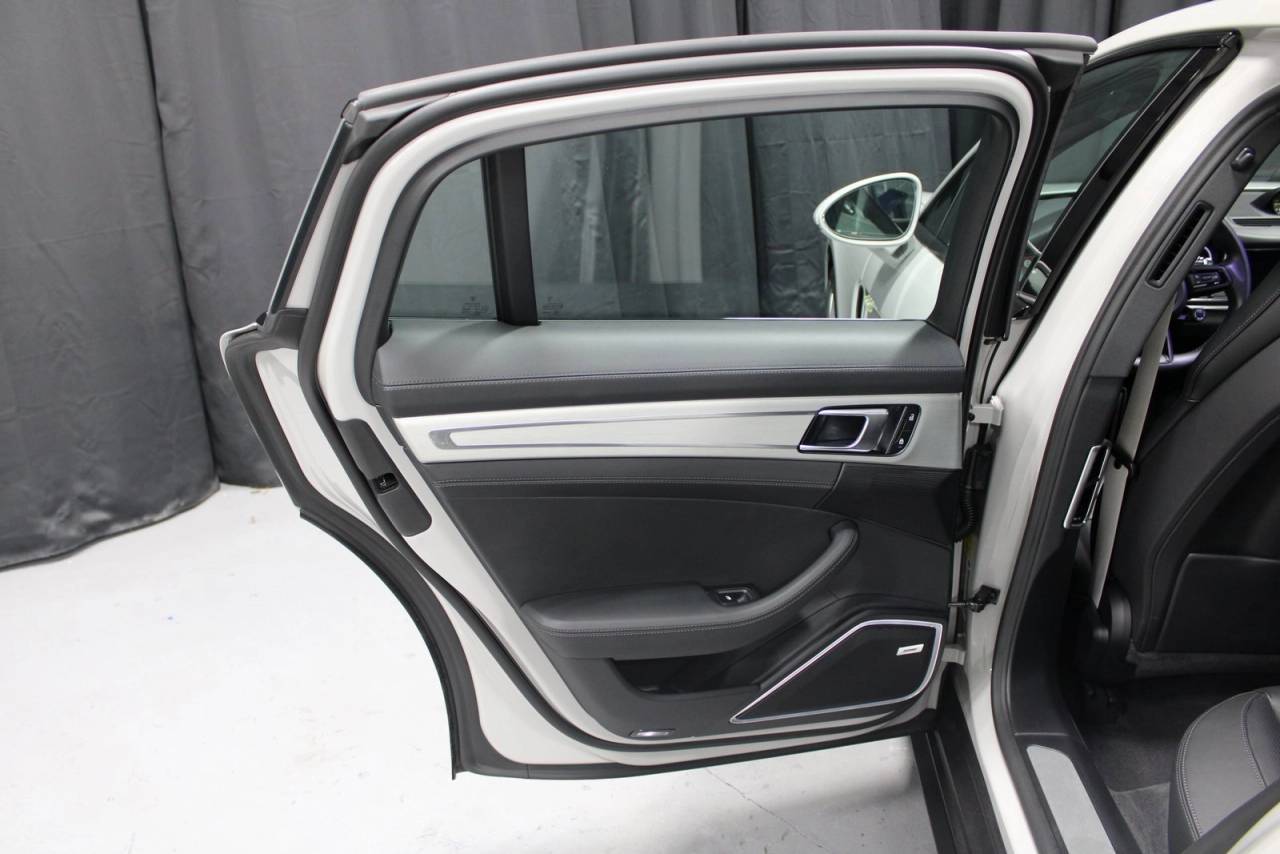 2023 Porsche Panamera E-Hybrid 4S