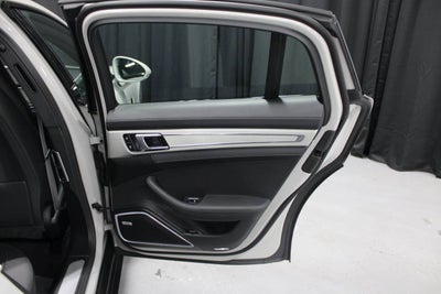 2023 Porsche Panamera E-Hybrid 4S