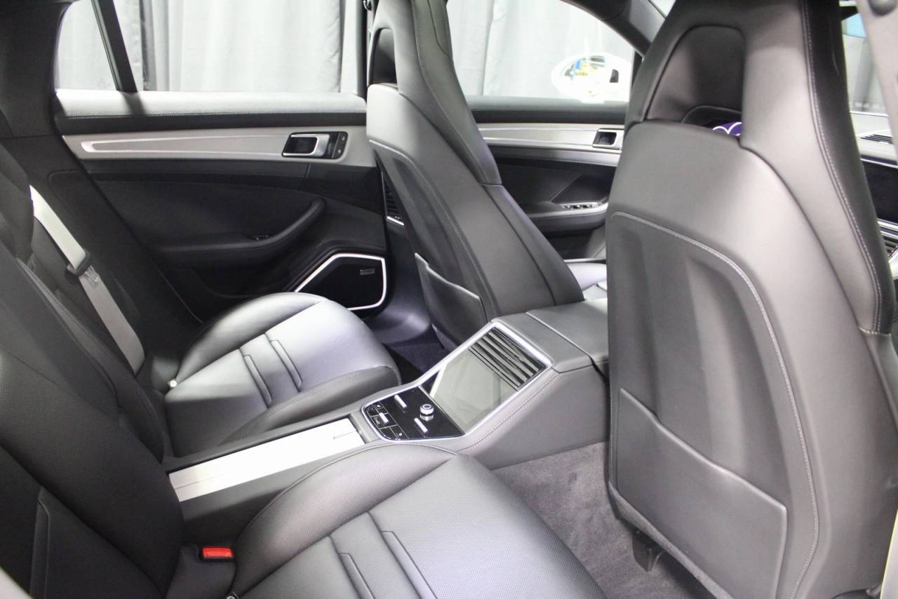 2023 Porsche Panamera E-Hybrid 4S