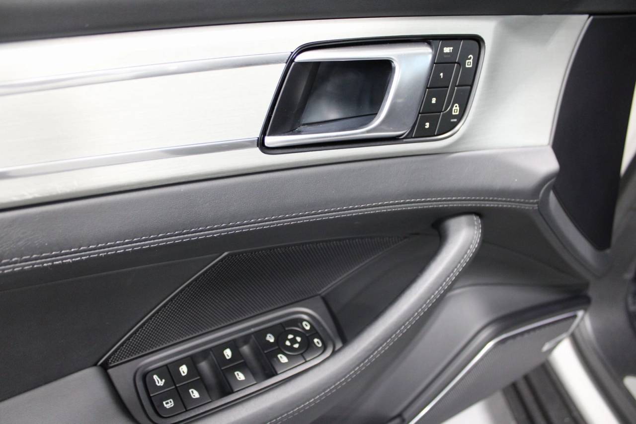 2023 Porsche Panamera E-Hybrid 4S