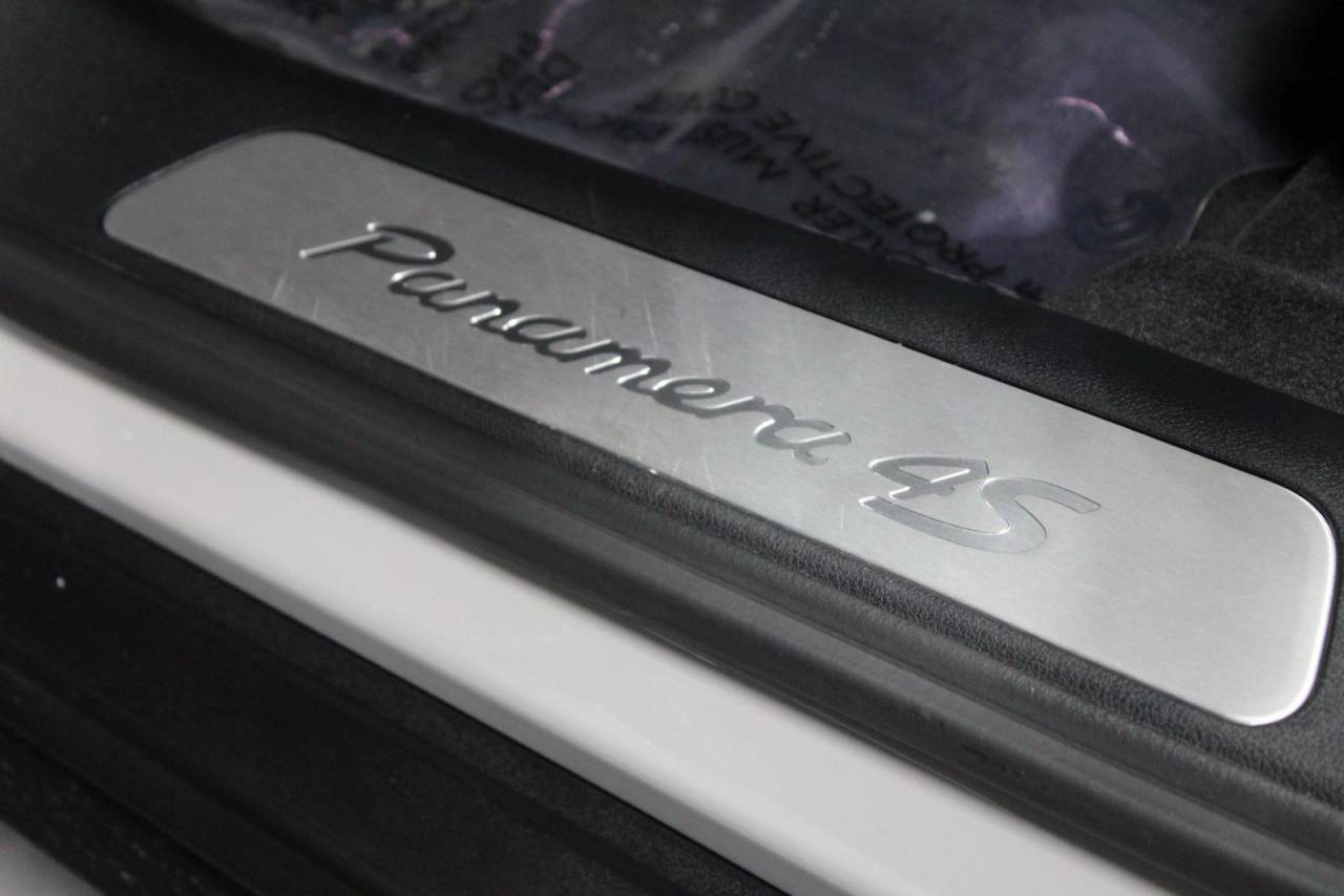 2023 Porsche Panamera E-Hybrid 4S