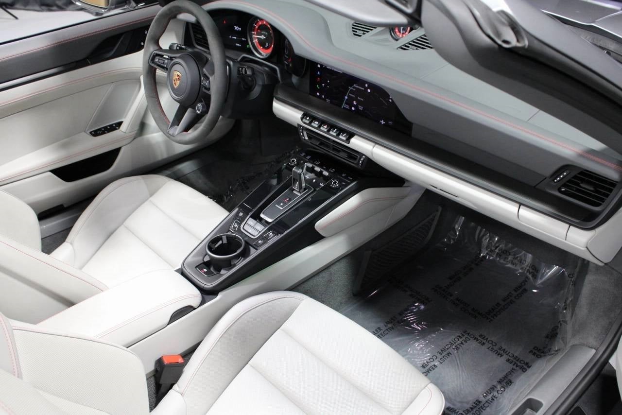 2024 Porsche 911 Carrera 4 GTS