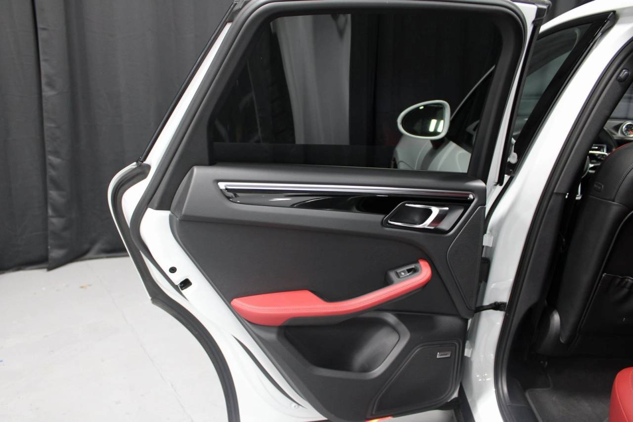 2021 Porsche Macan Base