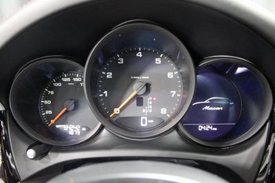 2021 Porsche Macan Base