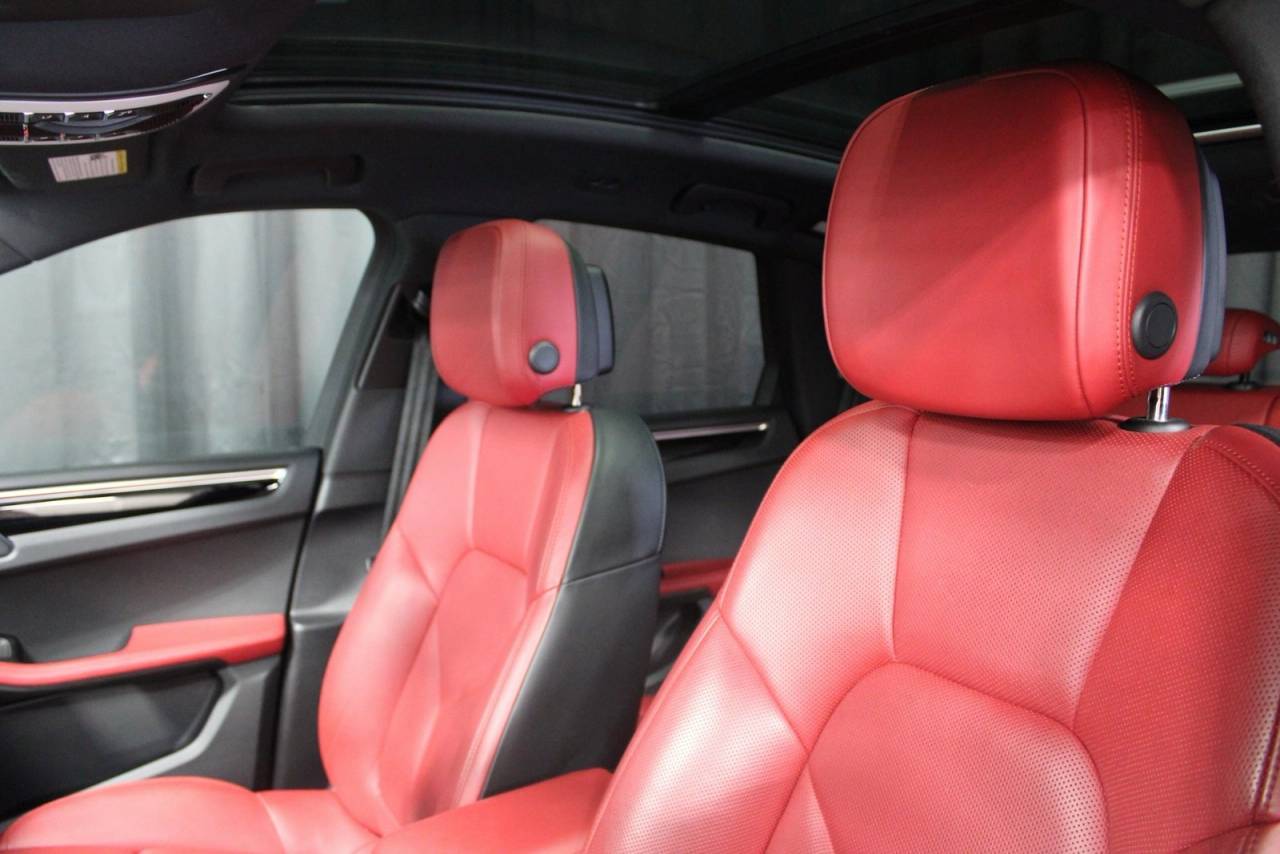 2021 Porsche Macan Base