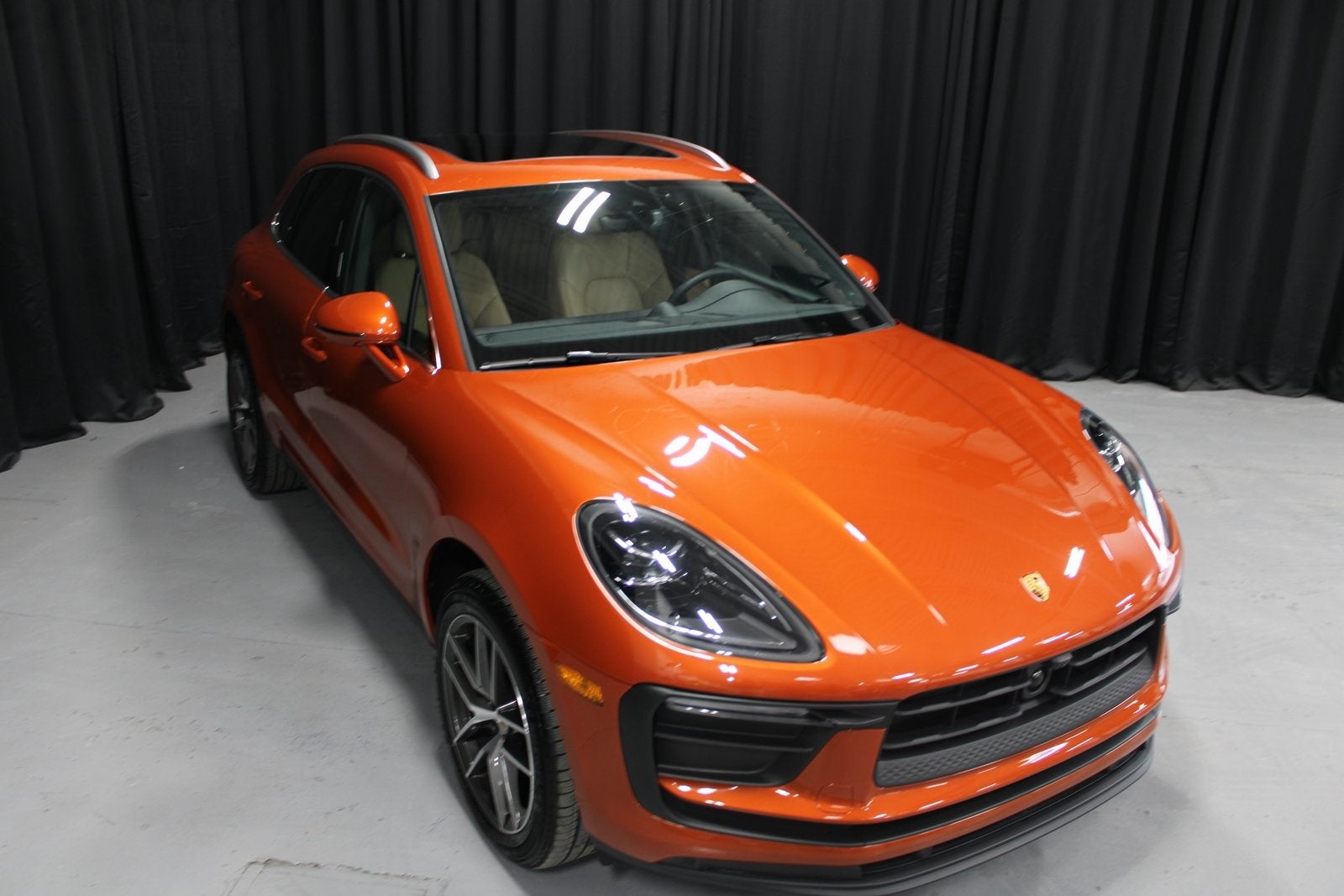 2025 Porsche Macan Base