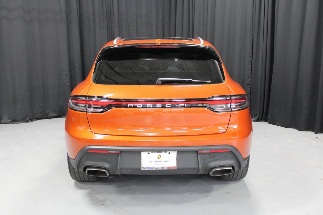 2025 Porsche Macan Base