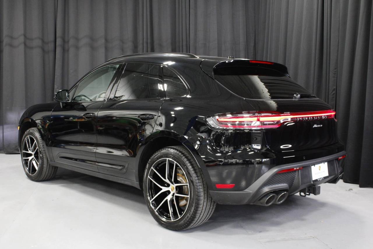 2025 Porsche Macan Base