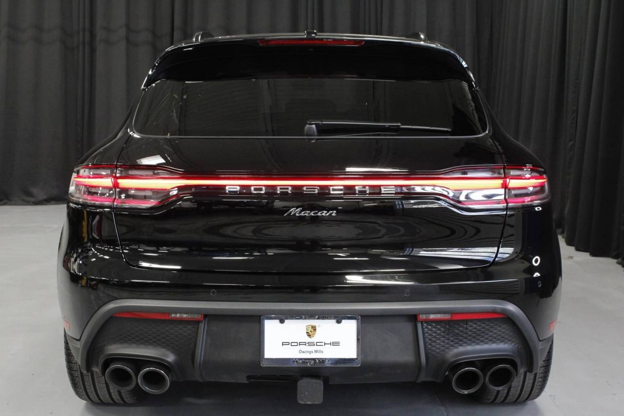 2025 Porsche Macan Base