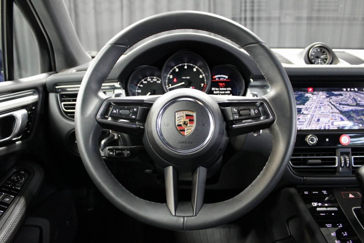 2025 Porsche Macan Base