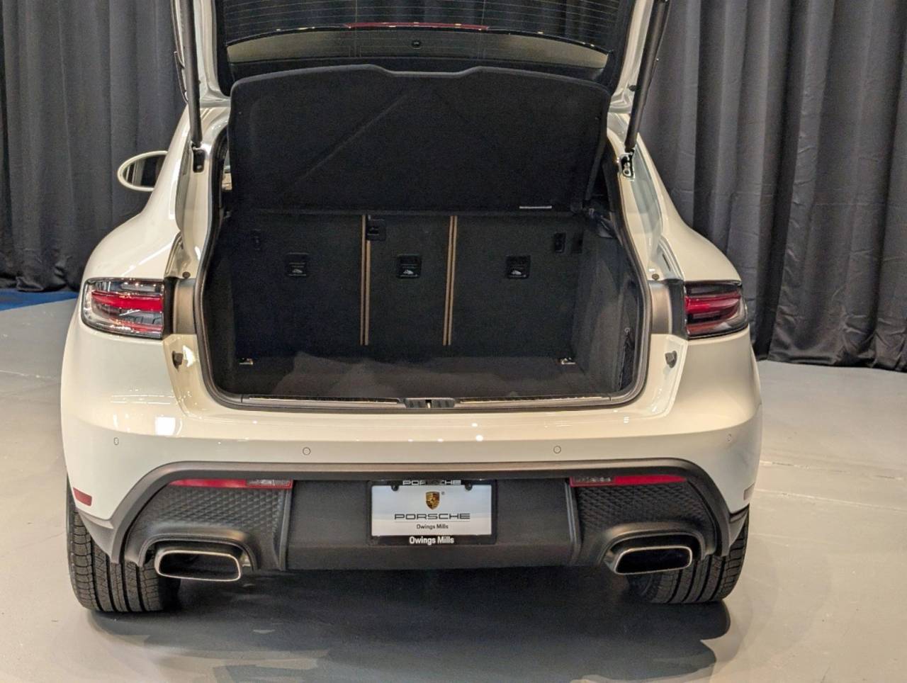 2025 Porsche Macan Base