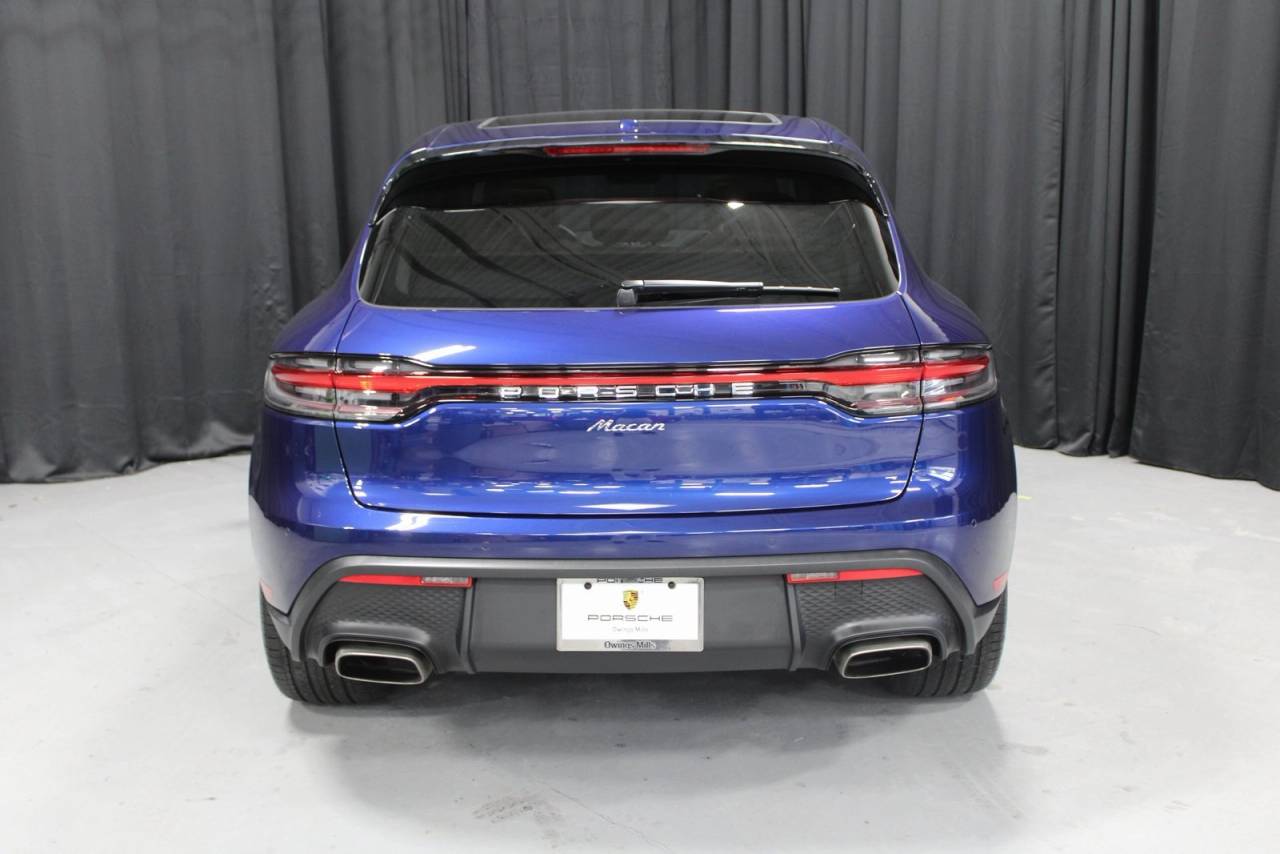 2025 Porsche Macan Base