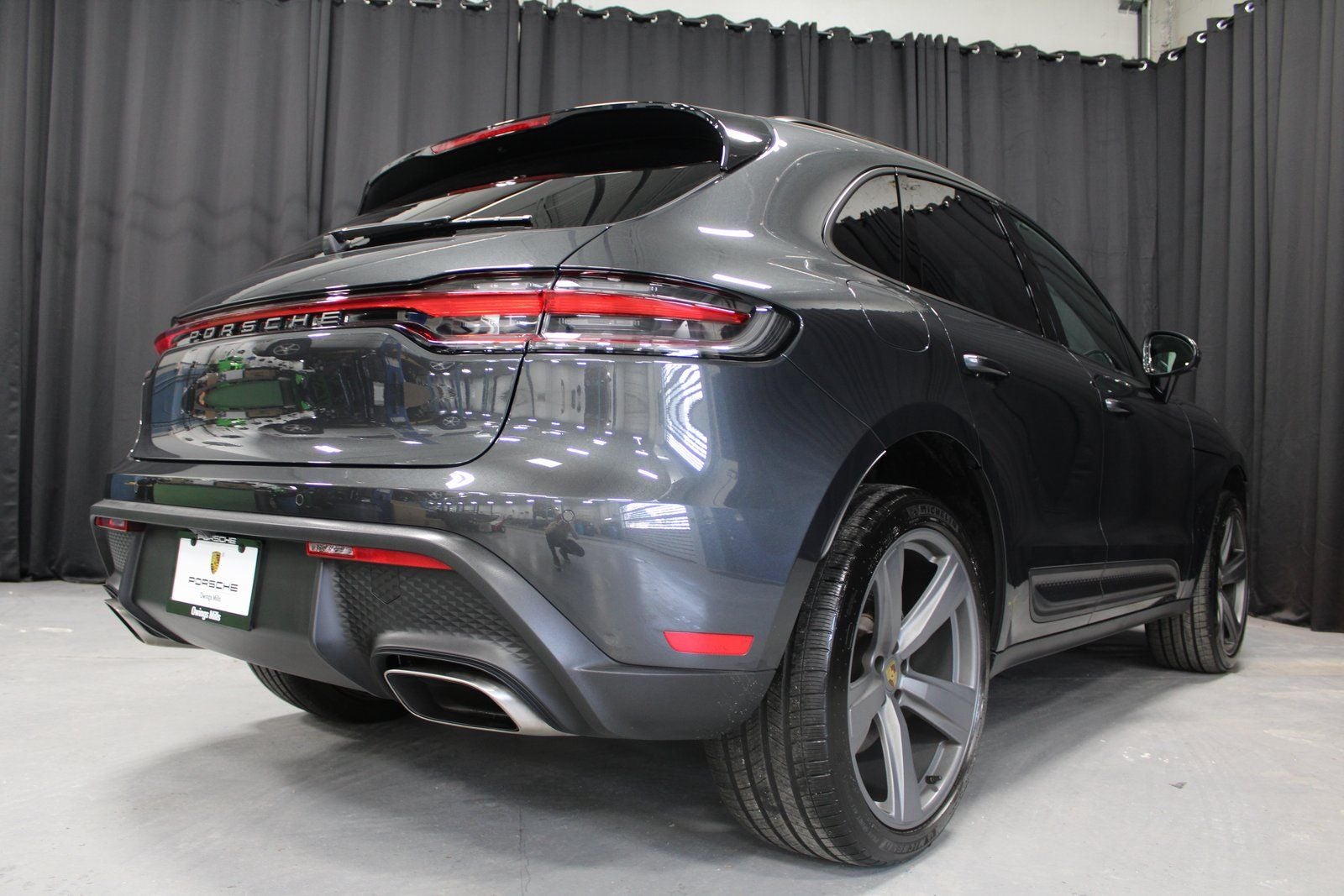 2025 Porsche Macan Base