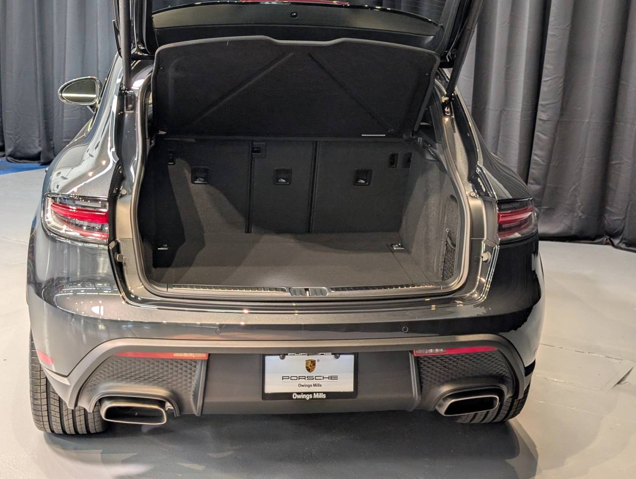 2025 Porsche Macan Base