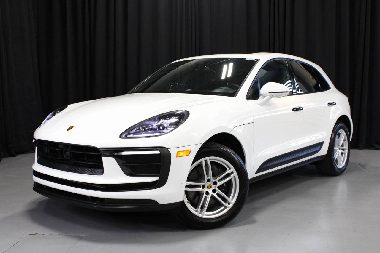 2025 Porsche Macan Base