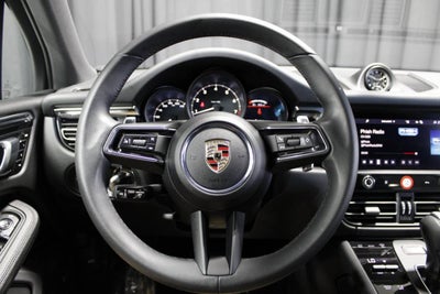 2025 Porsche Macan Base