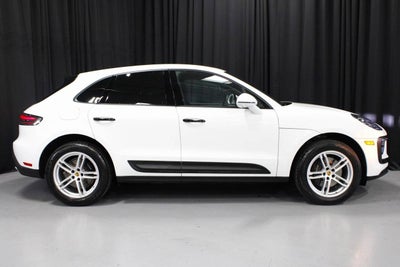 2025 Porsche Macan Base