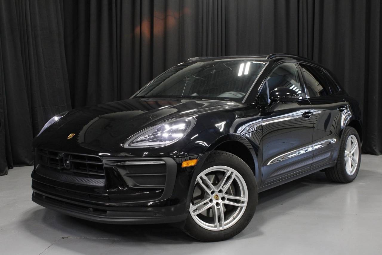 2025 Porsche Macan Base