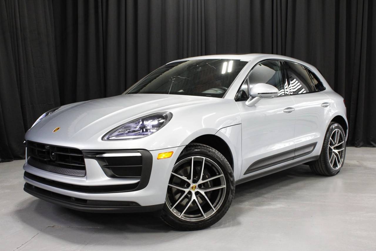2025 Porsche Macan Base