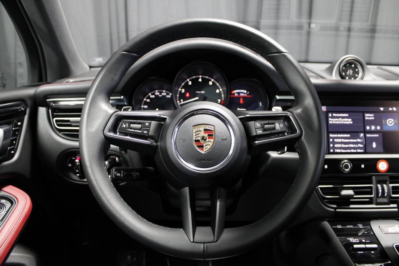 2025 Porsche Macan Base