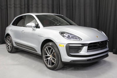 2025 Porsche Macan Base