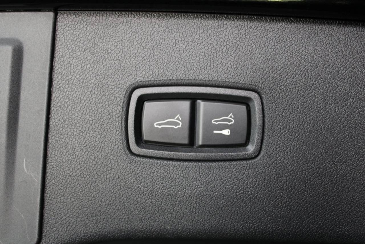 2025 Porsche Cayenne Base