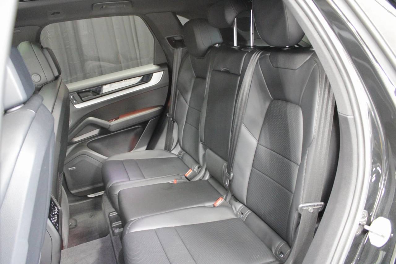 2025 Porsche Cayenne Base