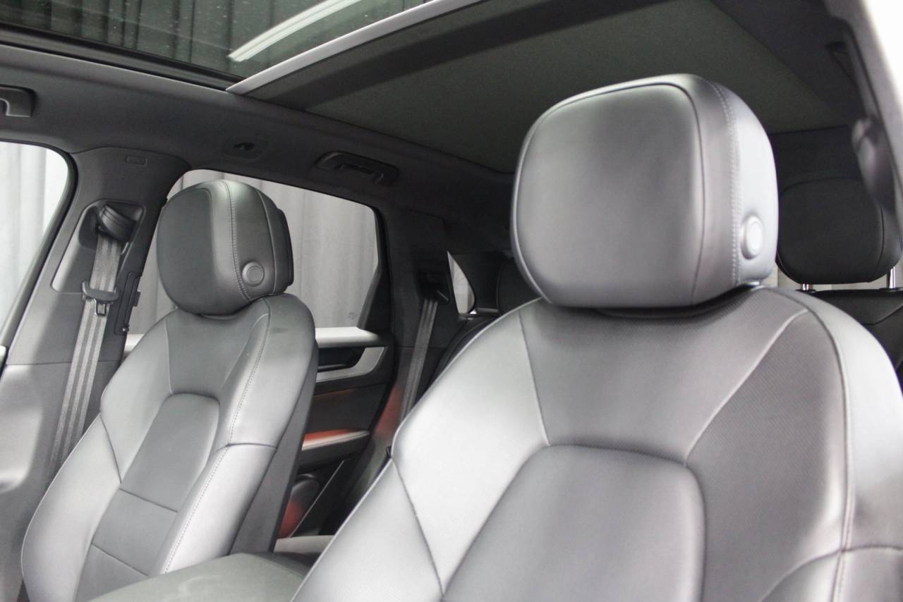 2025 Porsche Cayenne Base