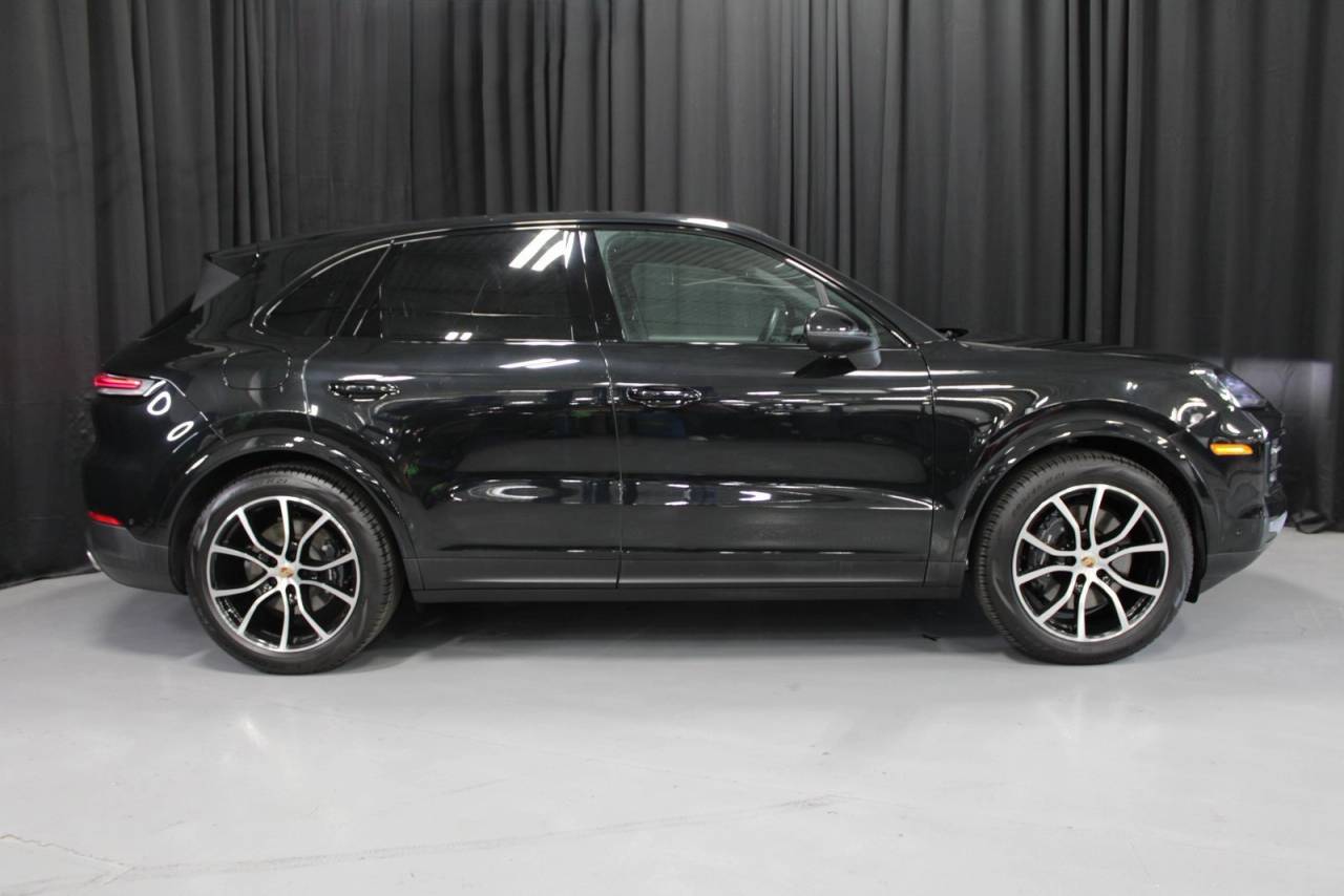 2025 Porsche Cayenne Base