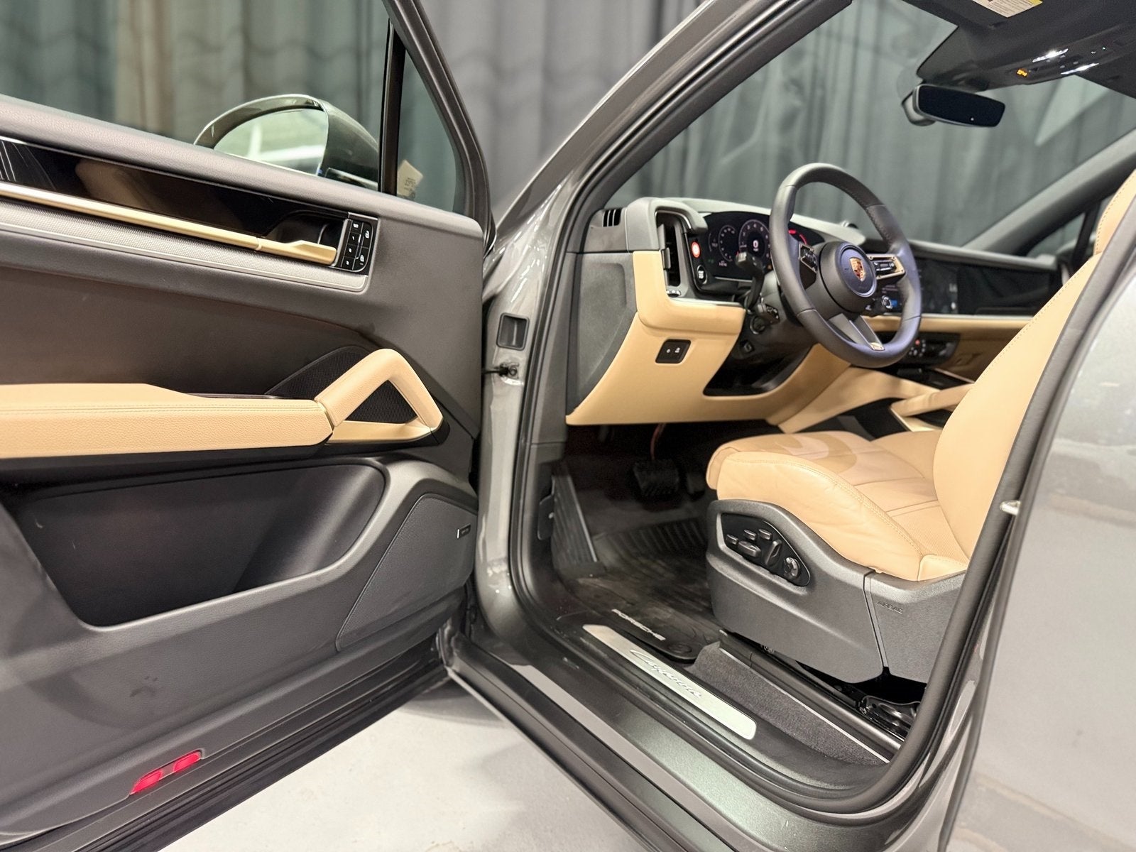 2025 Porsche Cayenne Base